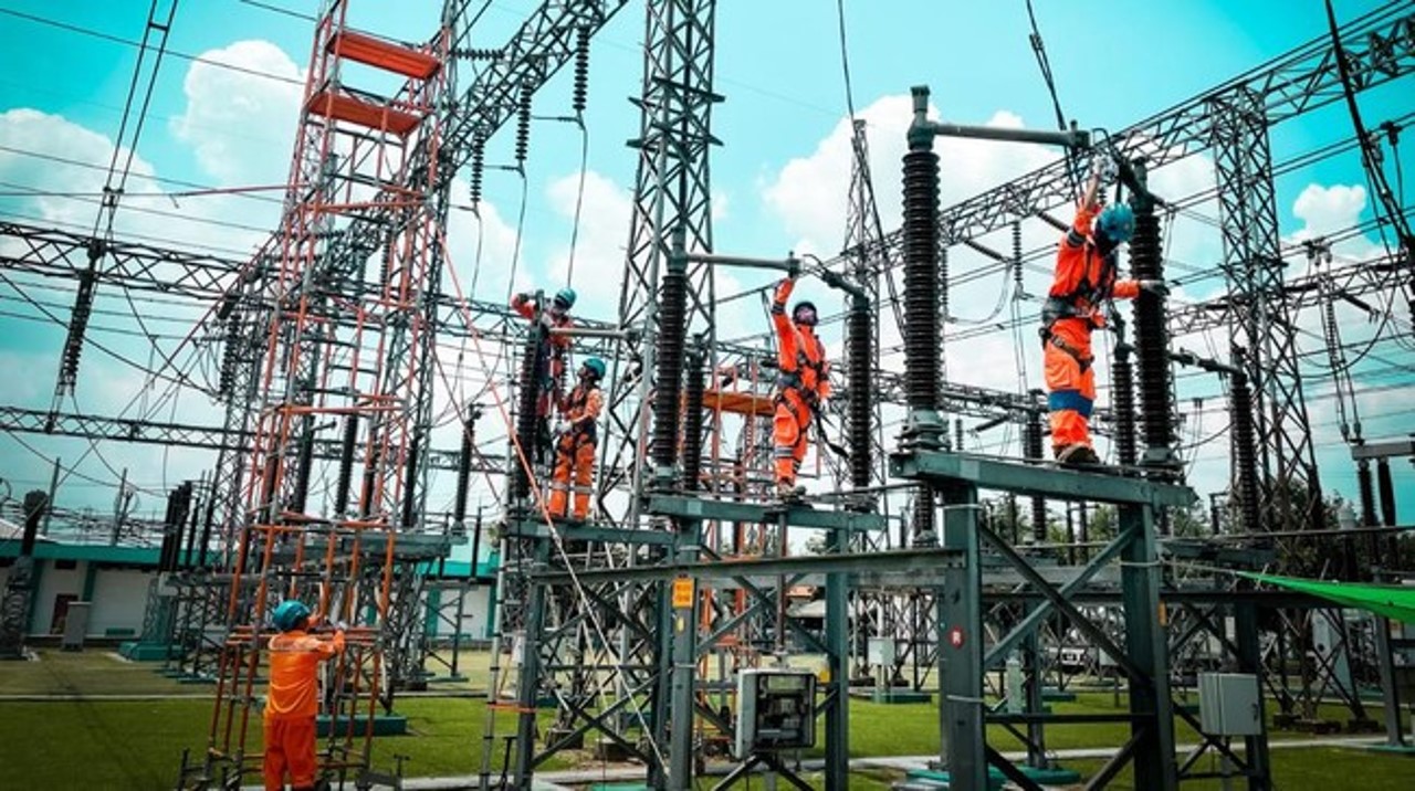 PLN Terima Penghargaan dalam Kategori Group Pembayar Pajak Terbesar