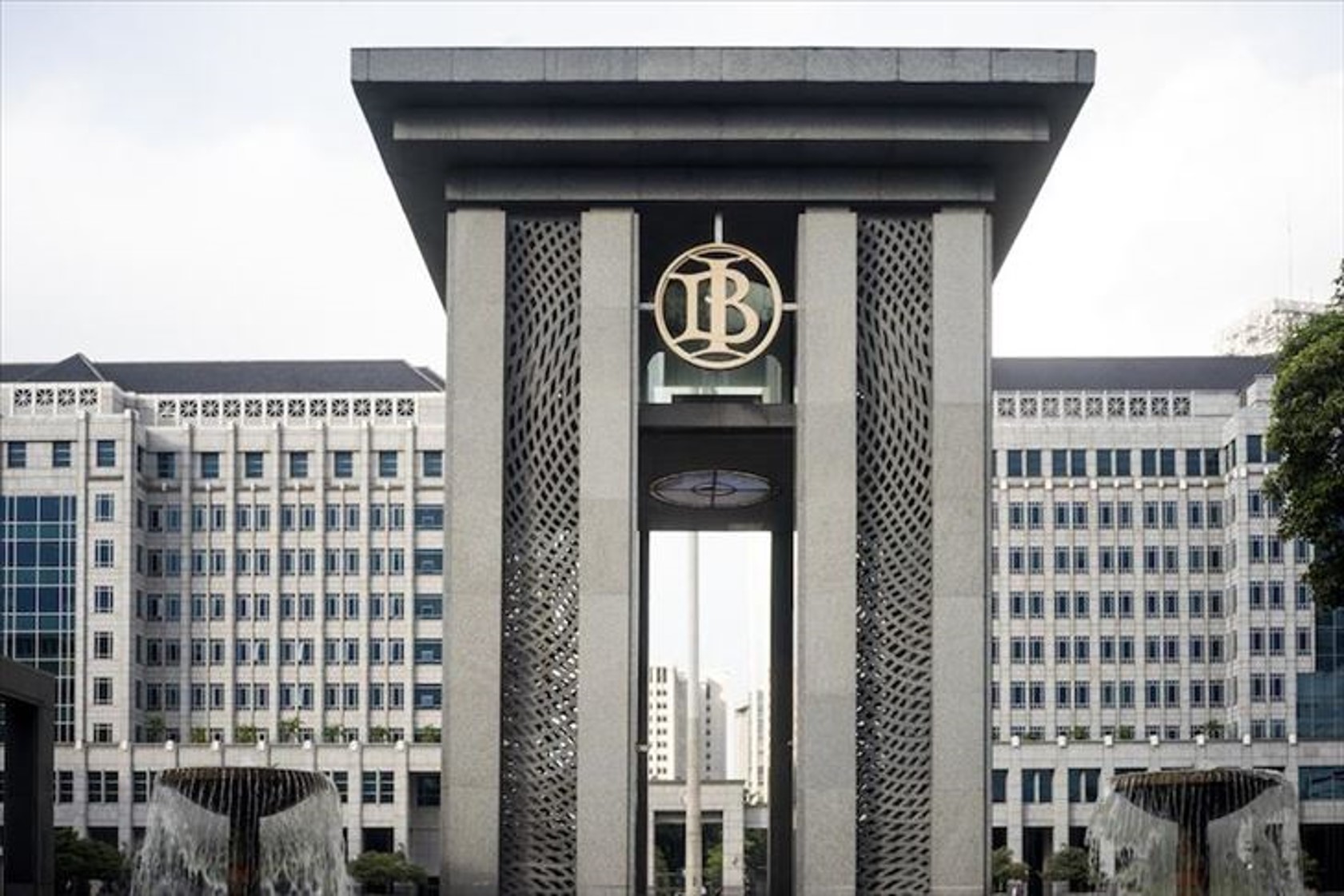 OJK Sebut Bank di RI Tangguh dan Stabil