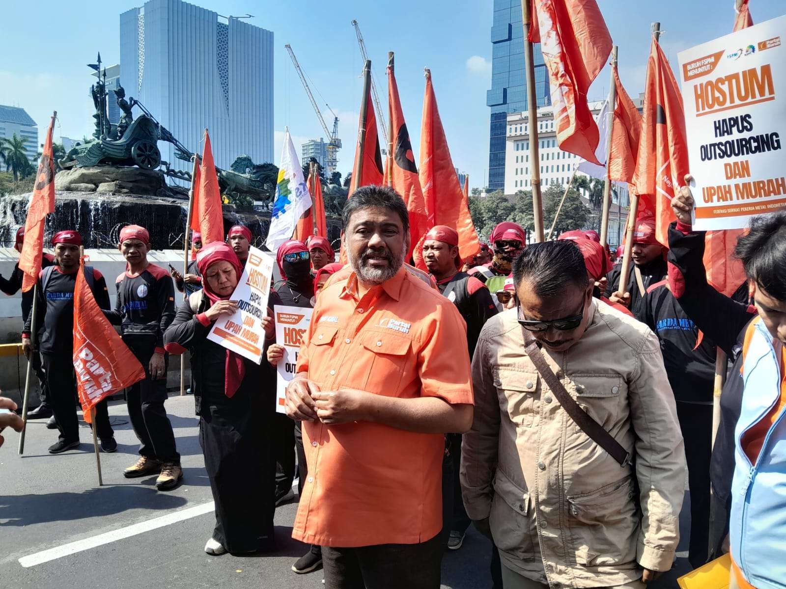 Buruh Bersatu: Tuntut Pembatalan Omnibus Law di Jantung Jakarta