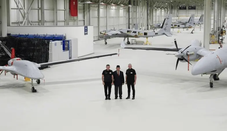 Modernisasi Alutsista, Prabowo Kunjungi Pabrik Drone di Bayraktar Turki