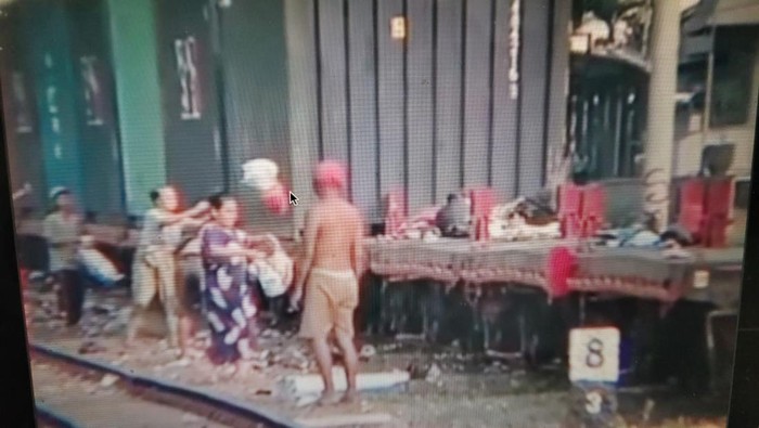 KAI Ingatkan Warga: Membuang Sampah di Kereta Bisa Dipenjara
