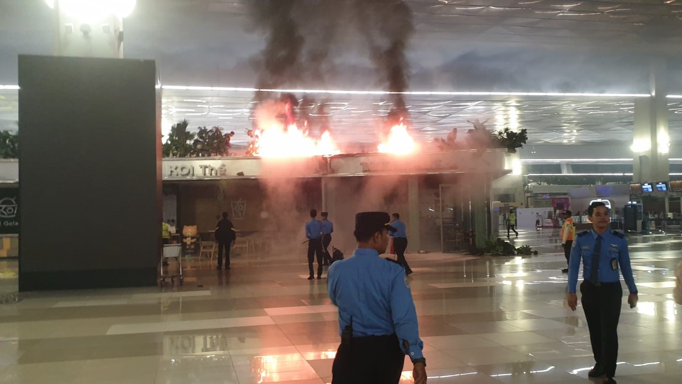 Kebakaran di Tenant F&B Terminal 3 Bandara Soetta, Bandara Pastikan Tak Ada Dampak pada Penerbangan