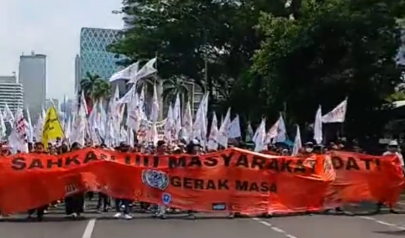 Aksi Gerakan Masyarakat Adat Tuntut Pengesahan RUU di Gedung DPR RI