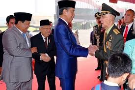 Istana Kepresidenan Klarifikasi Viral Video Jokowi Tak Berjabatan Tangan dengan Try Sutrisno