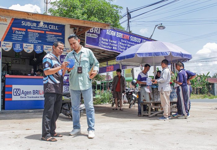 Sukses Berbisnis: Dessi dan Peran Penting Agen BRILink
