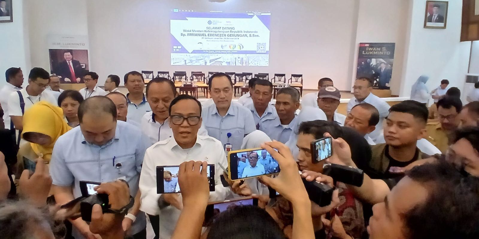 Prabowo Subianto Perintahkan Selamatkan Sritex dan Pastikan Tidak Ada PHK
