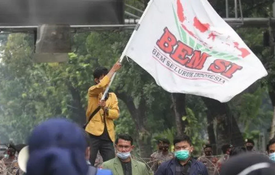BEM SI Gelar Aksi di Depan Gedung DPR RI
