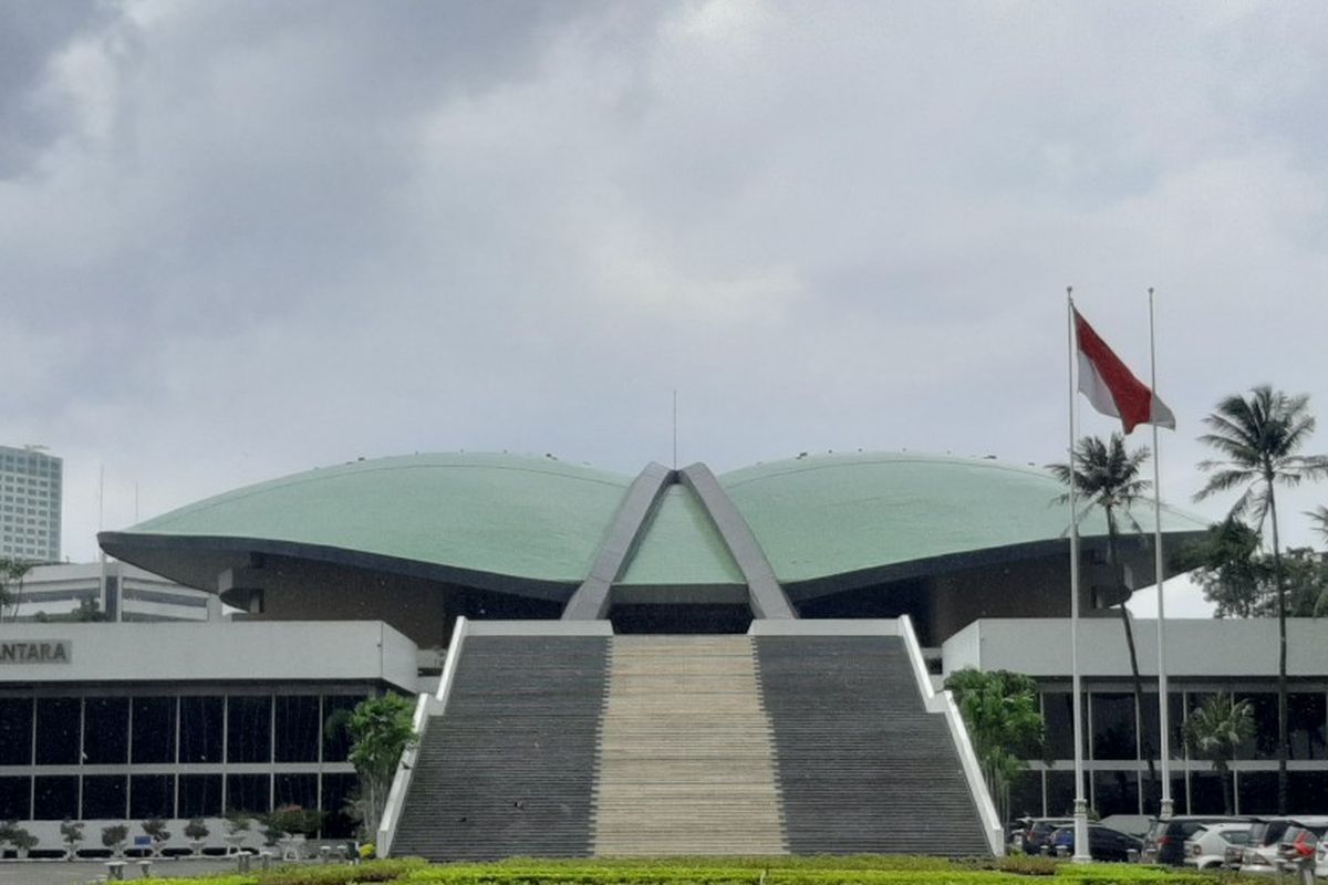 Lagu “Indonesia Raya” Diputar Tiap Pagi di Gedung DPR