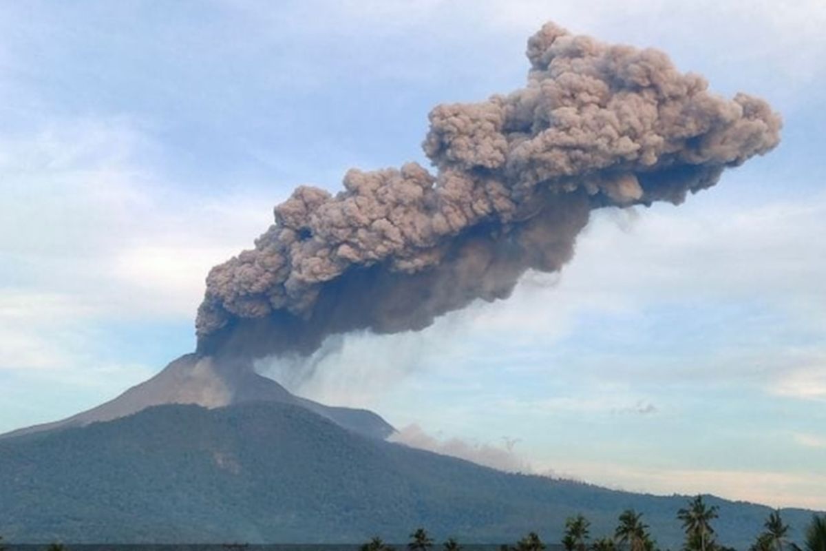 BMKG Ingatkan Ancaman Banjir Lahar Hujan dari Gunung Lewotobi Laki-Laki di NTT