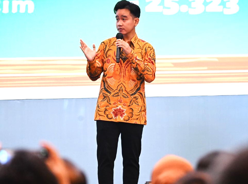 Gibran Minta Kepala Dinas Pendidikan Kaji Sistem Zonasi Sekolah