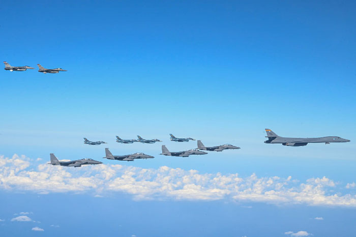 Latihan Militer Bersama Tiga Negara Sebagai Respons Terhadap Rudal ICBM Korut