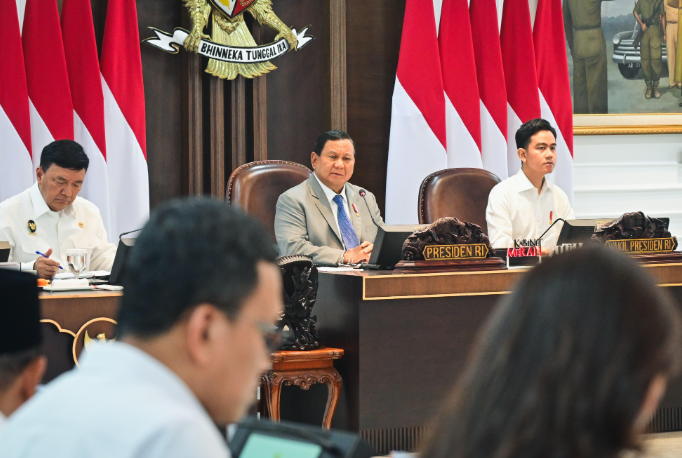 Percepatan Program 100 Hari Kementerian PANRB, Menteri Rini Sampaikan Komitmen di Sidang Kabinet