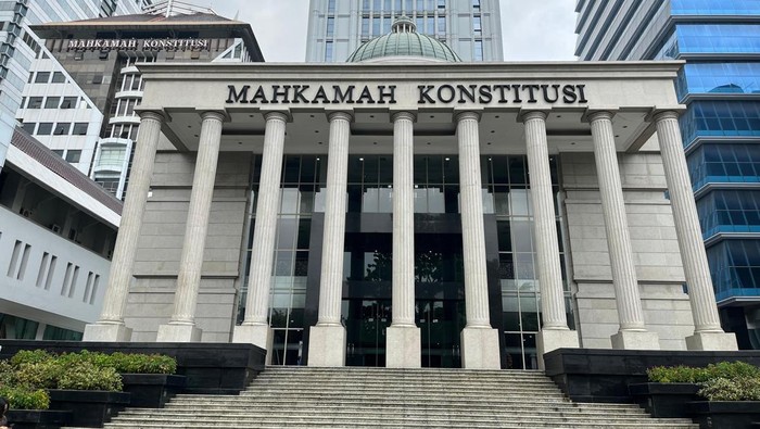 Poin Penting Putusan MK Atas UU Cipta Kerja