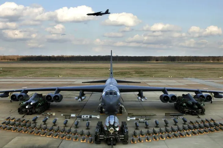 Ketegangan Kawasan Timur Tengah Memuncak: AS Kirim B-52 ke Qatar