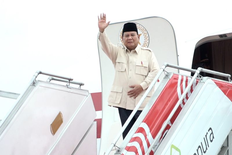 Presiden Prabowo tiba di Mesir penuhi undangan kenegaraan dan KTT D-8