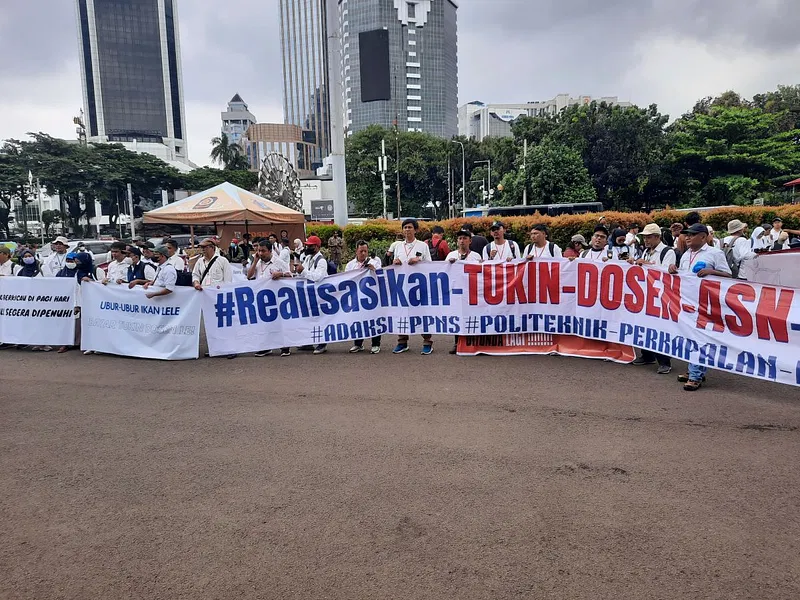 Kemendikti-Saintek Tanggapi Dua Tuntutan Demo Dosen Soal Tukin