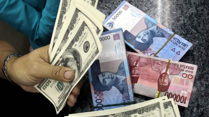 Dolar AS Tembus Rp 16.400, Rupiah Melemah Terpukul Kebijakan Tarif Impor Trump