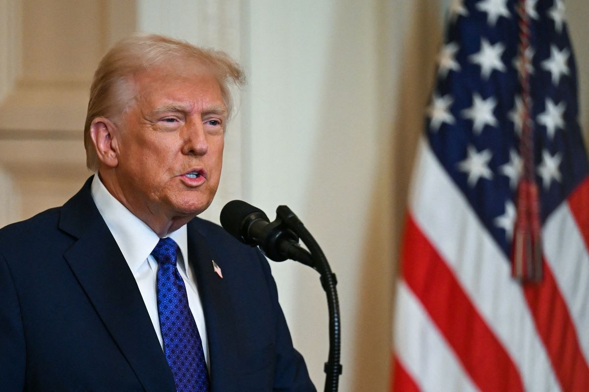 Perang Dagang Trump Picu Gejolak Ekonomi, Ekonom Sebut Indonesia Bisa Manfaatkan Peluang Ini dengan Produk Kompetitif