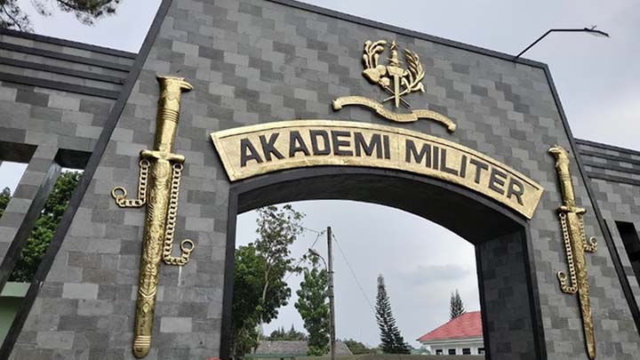 Retret di Akademi Militer Magelang untuk Pembekalan Kepemimpinan