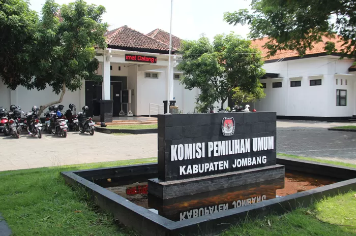 Efisiensi Belanja, KPU Jombang Kembalikan Mobil Dinas ke KPU RI