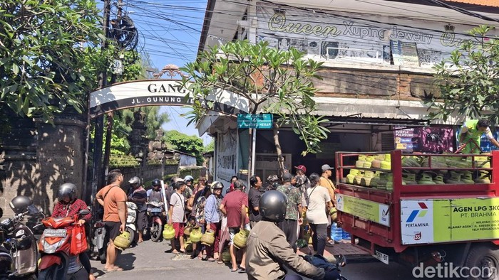 Presiden Prabowo Izinkan Pengecer Jual LPG 3 Kg Lagi untuk Stabilkan Harga