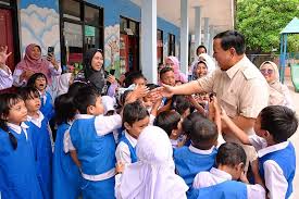 Sidak ke Sekolah di Jakarta Timur, Presiden Prabowo Subianto Minta Tingkatkan Kualitas Program MBG