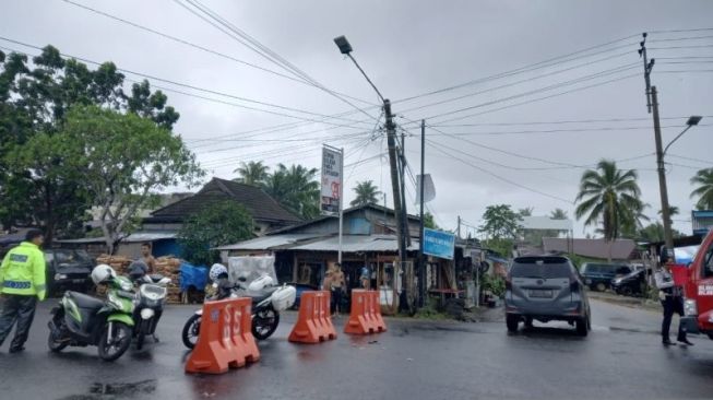 Jalan Akses Pasar Minggu-Condet Ditutup Akibat Banjir, Pengendara Diminta Putar Balik