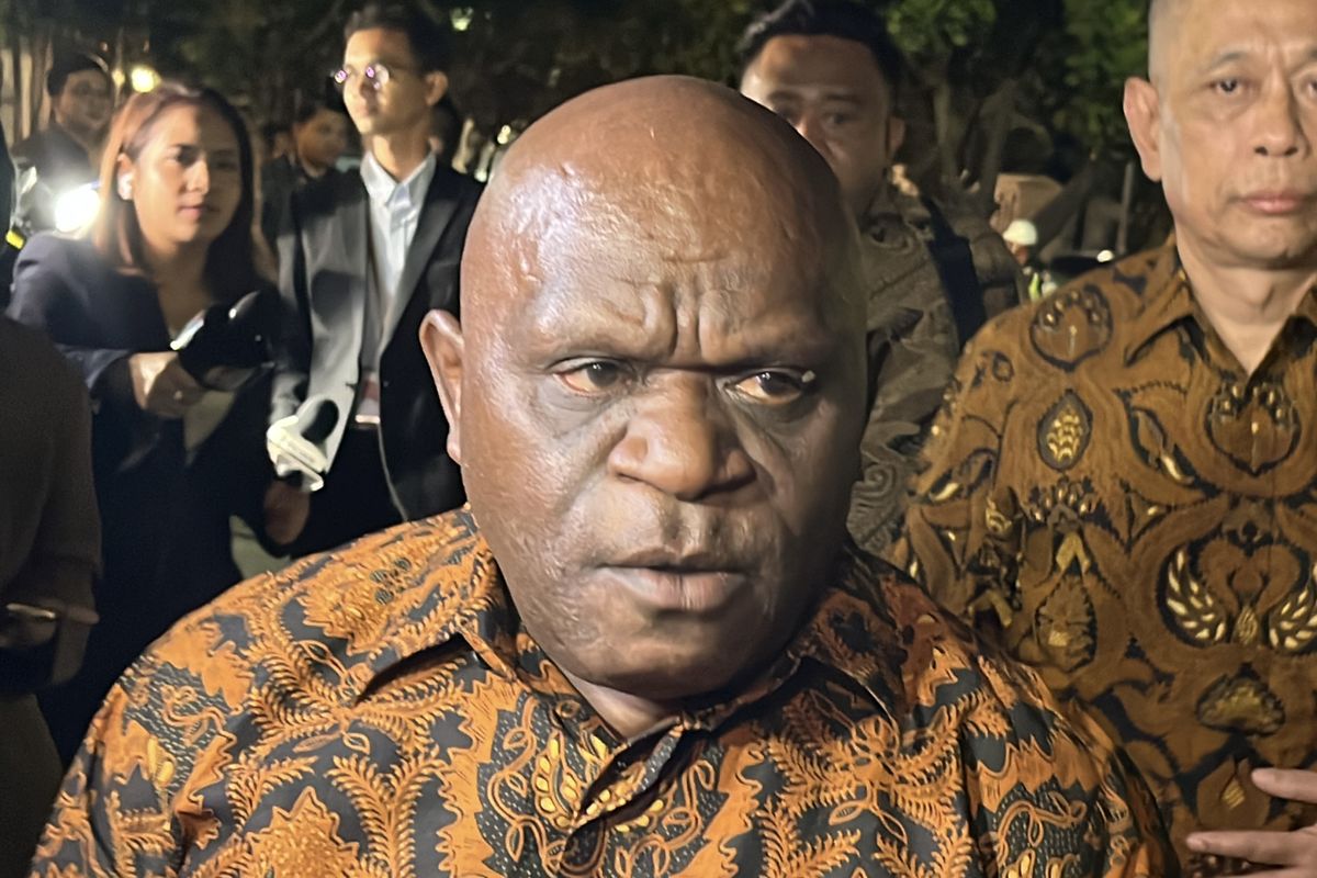 Menteri HAM Natalius Pigai Bahas Percepatan Pembangunan Papua Tengah Bersama Gubernur Meki Nawipa
