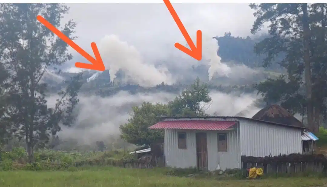 Kontak Tembak Aparat Keamanan dan TPNPB OPM Puncak, Rumah Warga Terbakar