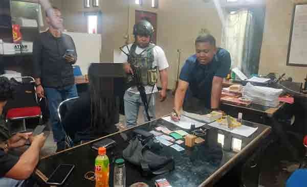 Satgas ODC Bekuk Oknum Polisi Jual Amunisi ke KKB