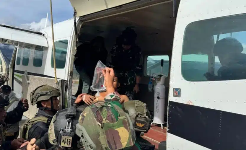Satu anggota TNI yang tertembak di Puncak Jaya sudah dievakuasi ke Timika