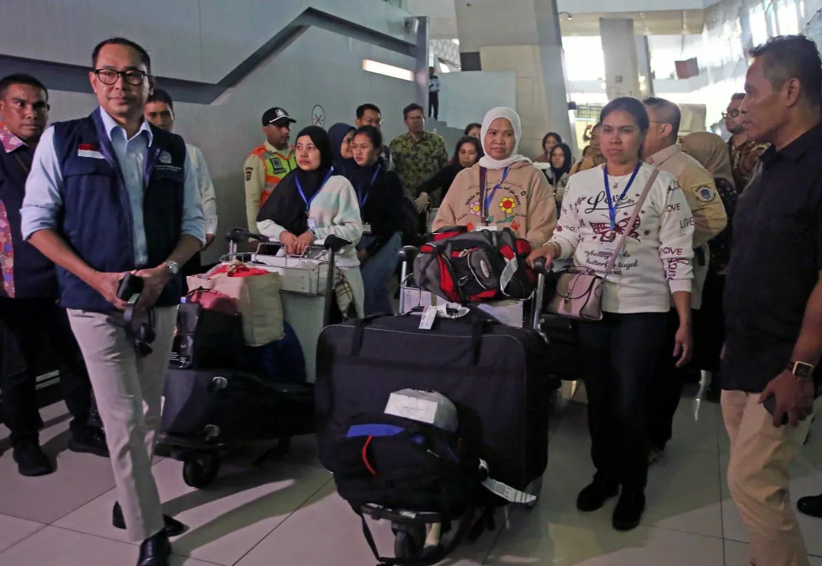 11 WNI dari Iran Tiba di Indonesia