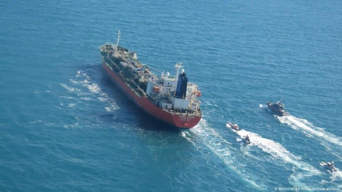Serangan AS ke Situs Nuklir, Iran Respon dengan Ancaman Tutup Selat Hormuz