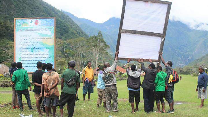 YKKMP pasang baliho larangan konflik bersenjata di Yahukimo