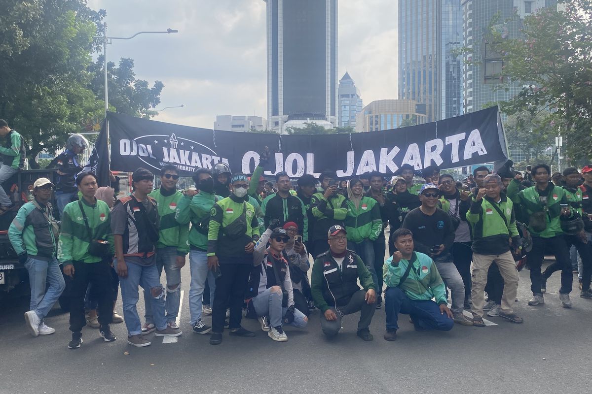 Ojol Demo di Monas, Minta Presiden Terbitkan Perppu Perlindungan Mitra