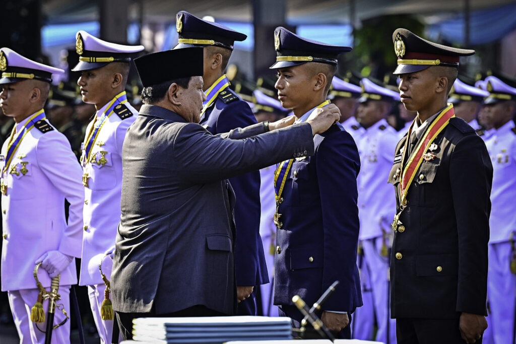 Presiden Prabowo Lantik 2.000 Perwira Remaja TNI-Polri dalam Upacara Praspa 2025 di Istana Merdeka
