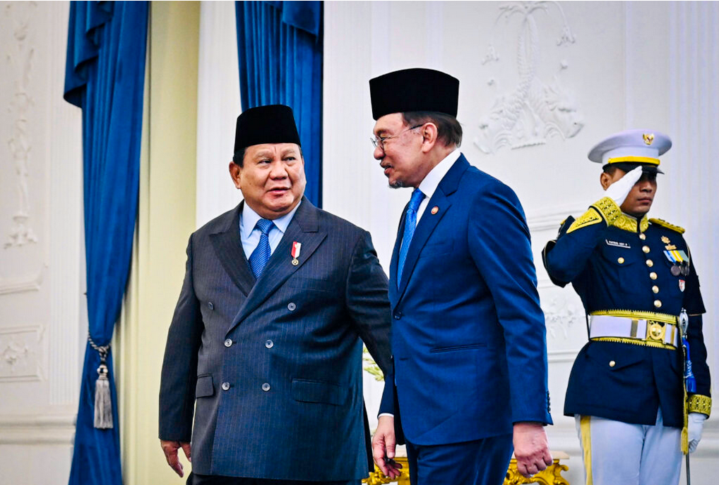 Presiden Prabowo Sambut Hangat PM Malaysia Anwar Ibrahim, Pererat Hubungan Strategis di Istana Merdeka