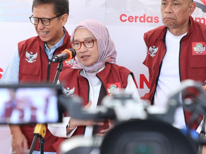 Menteri Rini Tinjau MPLS Sekolah Rakyat: Tegaskan Komitmen Pemerintah terhadap Pemenuhan Guru Berkualitas