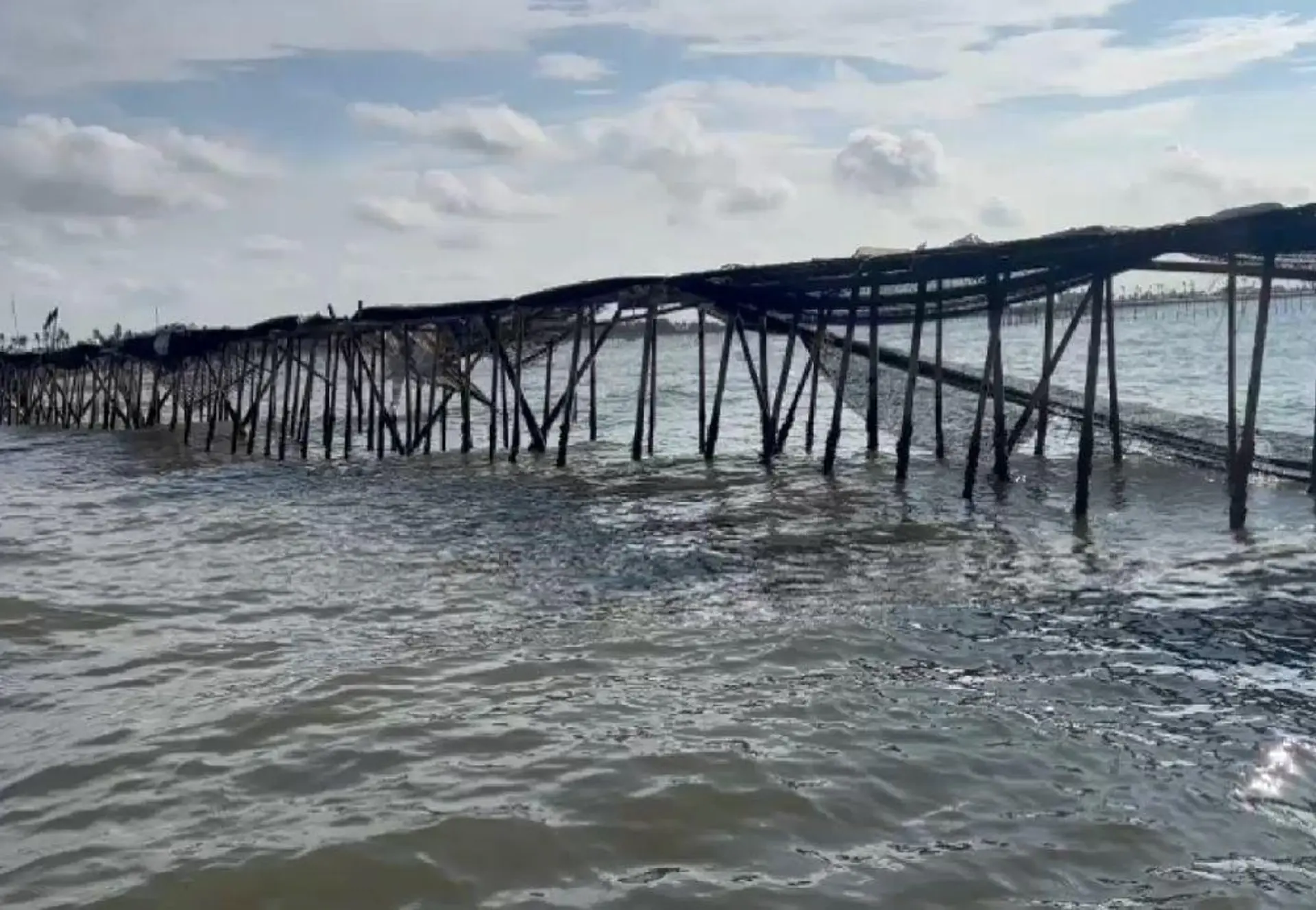 DPR Soroti Dampak Sosial dan Ekologis Pagar Laut di Tangerang: 21 Ribu Jiwa Terdampak