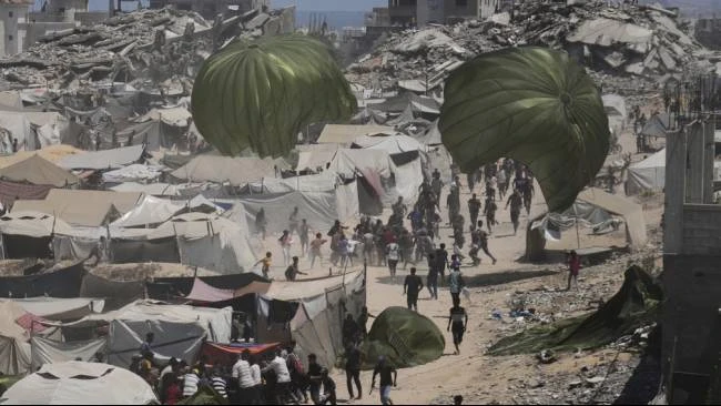 Remaja Gaza Tewas Usai Tertimpa Palet Bantuan Udara: PBB Sebut Metode Ini Berbahaya