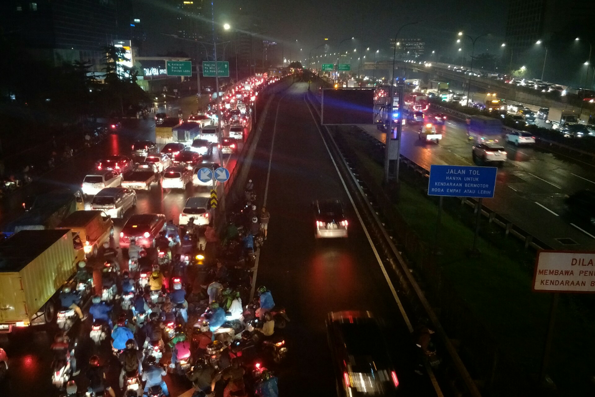 Kurangi Macet TB Simatupang, Jalur Tambahan di Tol Fatmawati Resmi Diuji Coba