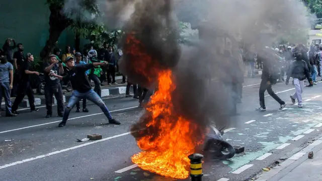 Diaspora Indonesia di New York dan Melbourne Gelar Aksi Solidaritas untuk Demo di Tanah Air