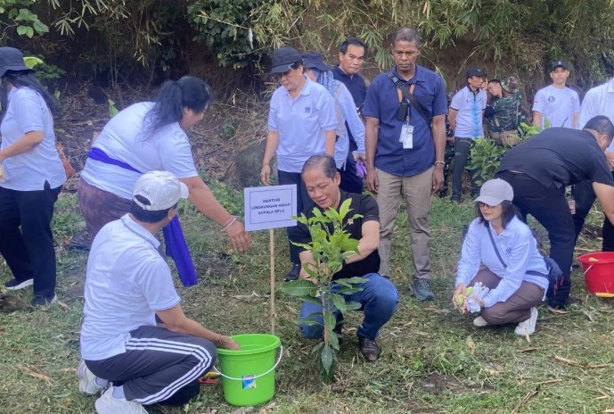 Menteri LH Dukung Bali Pulihkan DAS Lewat Penanaman Pohon