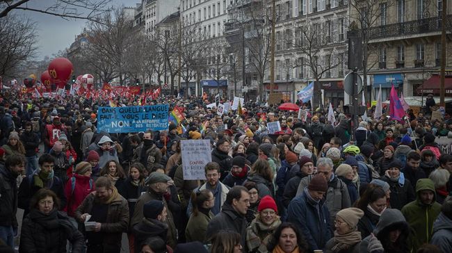 Gelombang Demonstrasi di Prancis, Macron Hadapi Tuntutan Mundur