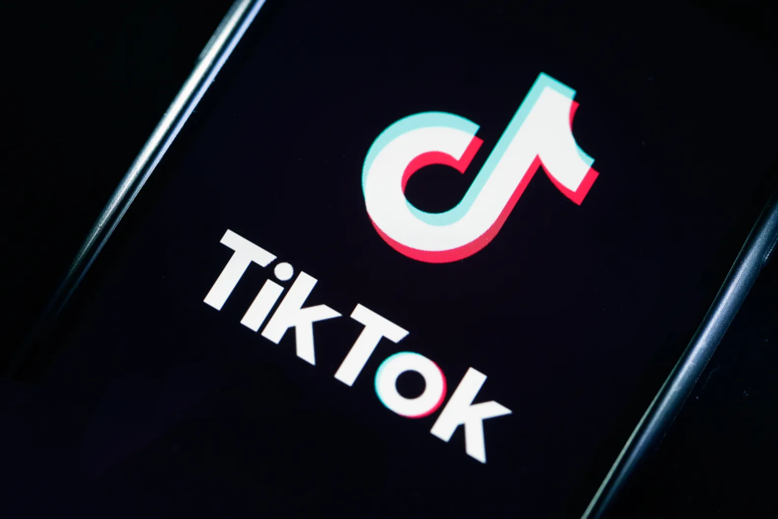 Komdigi Klarifikasi Penutupan Fitur Live TikTok di Tengah Unjuk Rasa