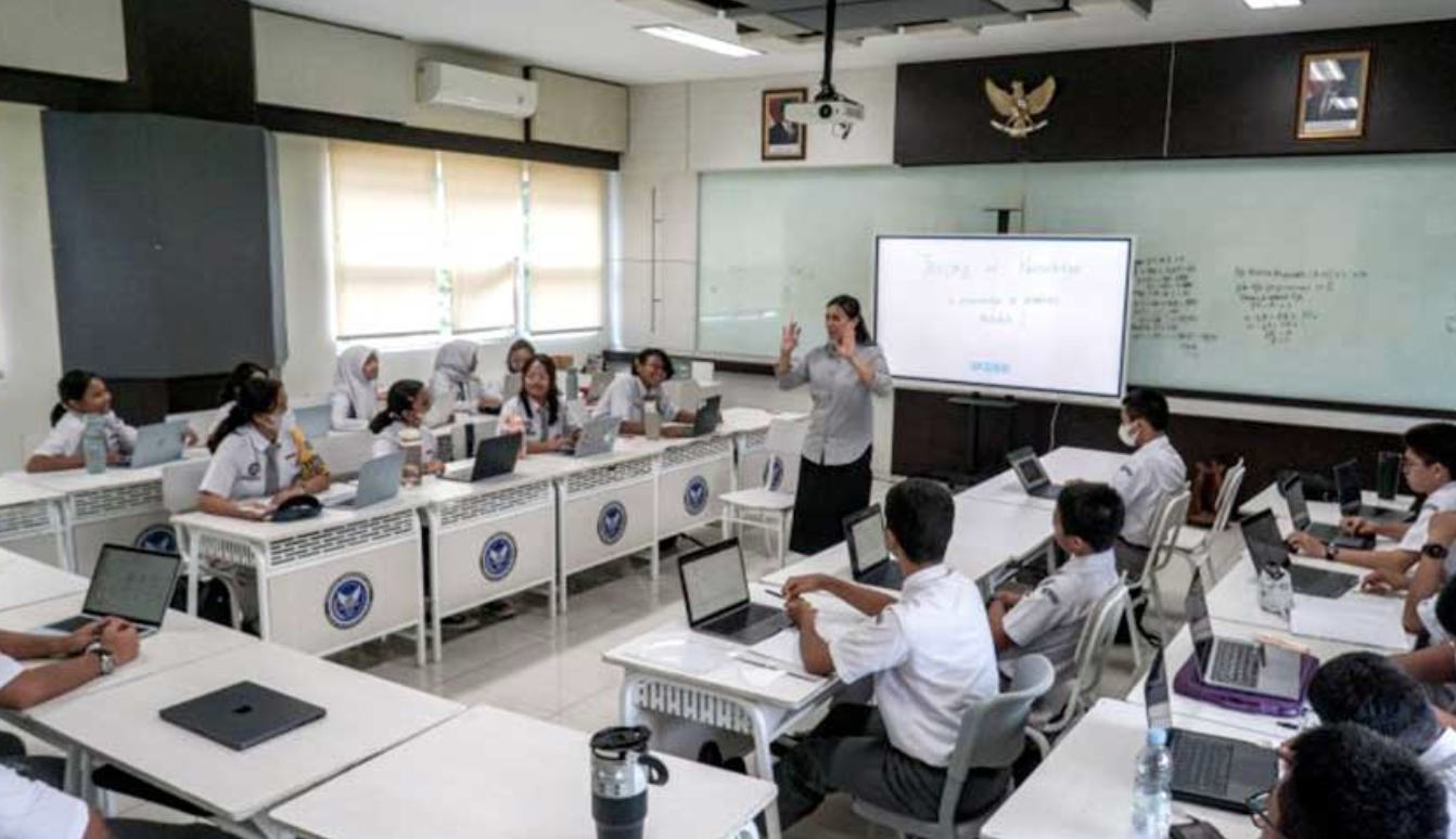 Pemerintah Luncurkan 12 Sekolah Garuda Transformasi dan 4 Sekolah Baru