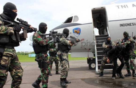 Peran TNI dalam Penanggulangan Terorisme Sudah Diatur UU, Mekanisme dan Pengawasan Dinilai Perlu Diperjelas