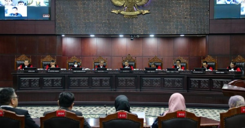 MK Tolak Gugatan UU ASN soal Penugasan TNI/Polri, Pemohon Dinilai Tak Punya Kedudukan Hukum