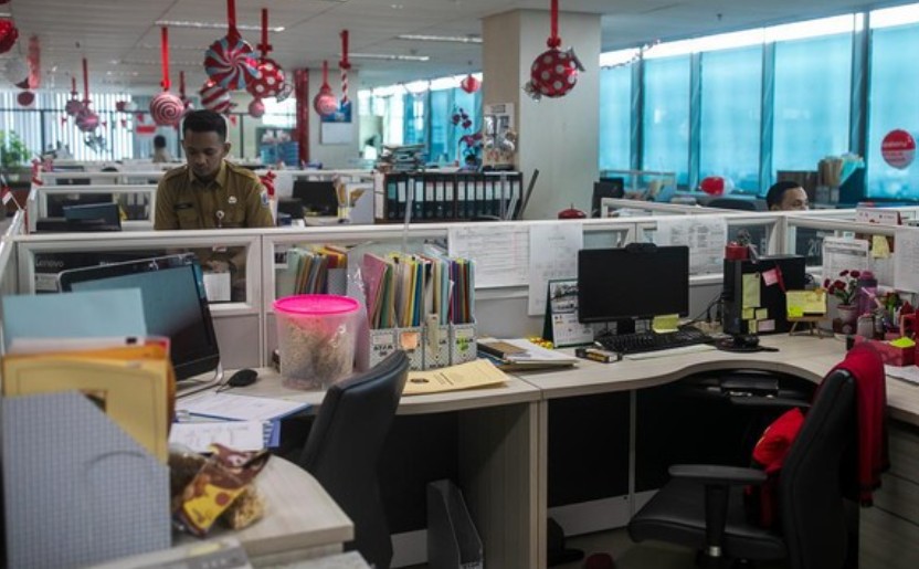 Pemda Ramai Siapkan WFH, Antisipasi Lonjakan Harga BBM akibat Konflik Global