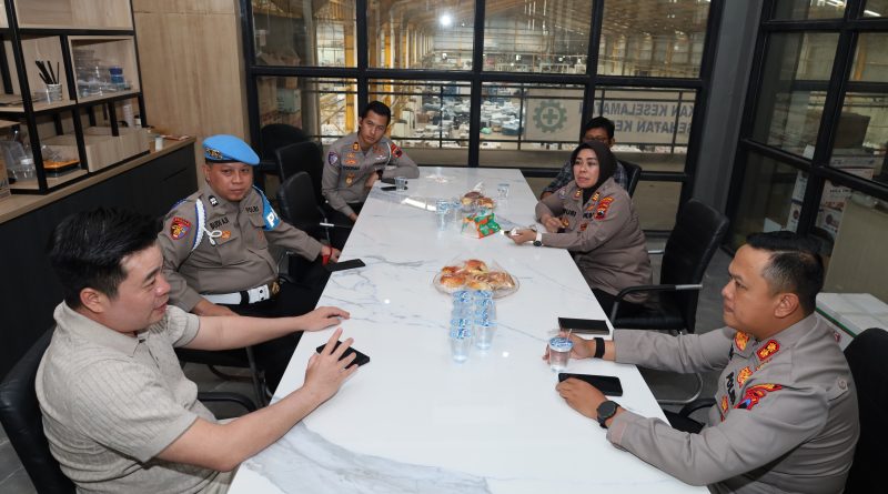 Kapolres Sukoharjo Kunjungi PT Oripack, Diskusikan Dampak Kenaikan Bahan Baku Jelang May Day 2026